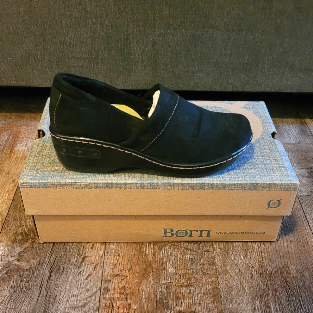 Born (Size 7/38)